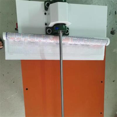 700 MM Rollbreite Halbautomatische Ölmalerei Papier Kalender Papier Rollmaschine Ausrüstung